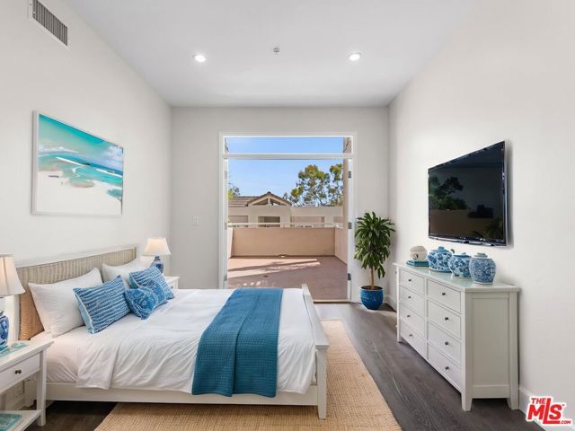 2604 E 20th Street 205E, Signal Hill, CA 90755