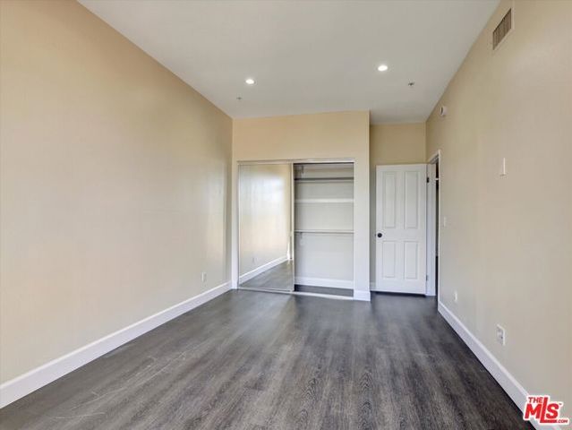 2604 E 20th Street 205E, Signal Hill, CA 90755
