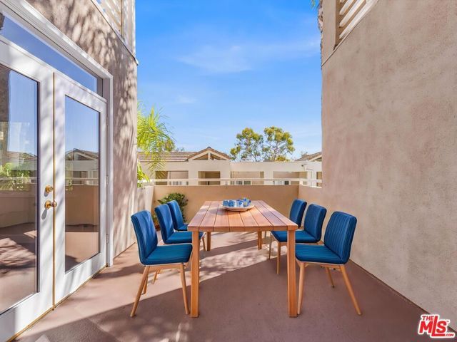 2604 E 20th Street 205E, Signal Hill, CA 90755