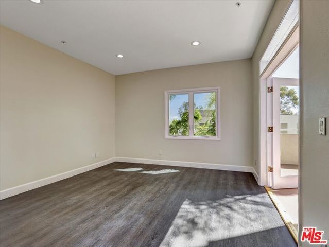 2604 E 20th Street 205E, Signal Hill, CA 90755