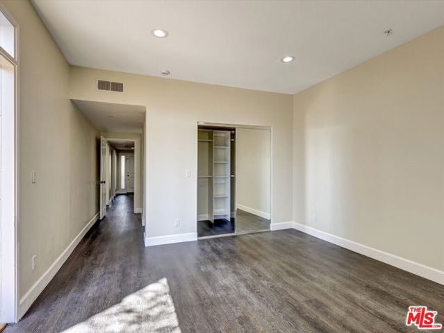 2604 E 20th Street 205E, Signal Hill, CA 90755
