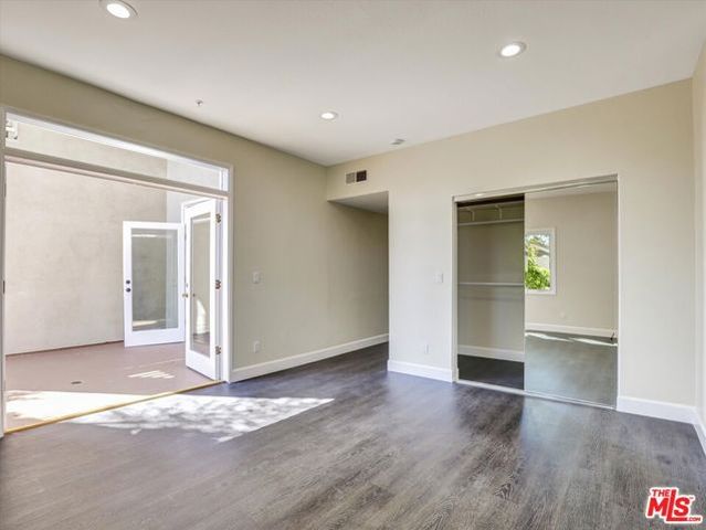2604 E 20th Street 205E, Signal Hill, CA 90755