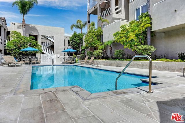 2604 E 20th Street 205E, Signal Hill, CA 90755