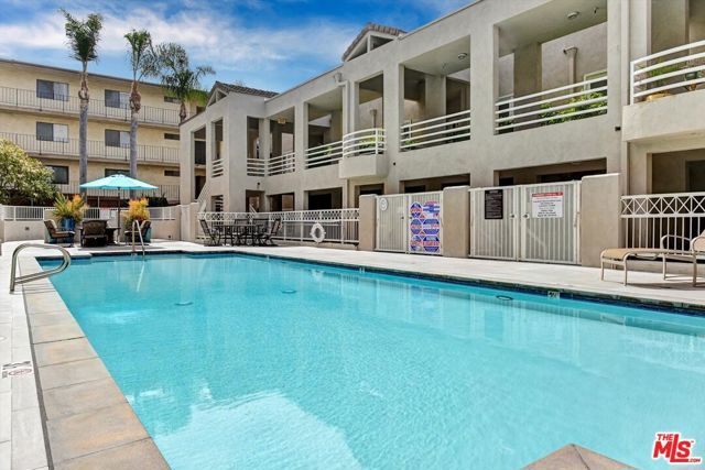 2604 E 20th Street 205E, Signal Hill, CA 90755