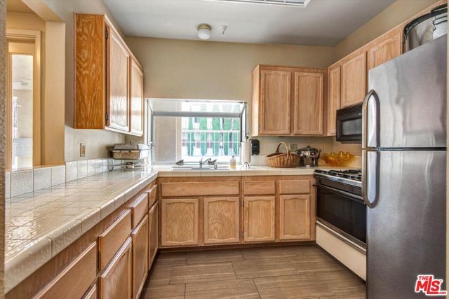 2604 E 20th Street 205E, Signal Hill, CA 90755