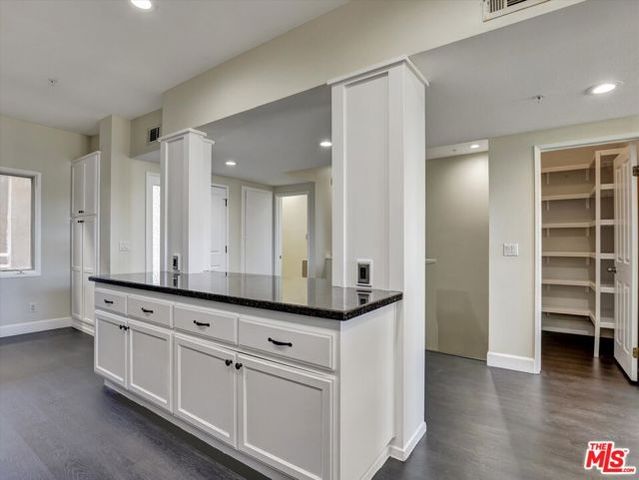 2604 E 20th Street 205E, Signal Hill, CA 90755