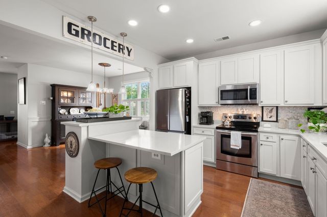 103 Scrapbook Lane, Summerville, SC 29483