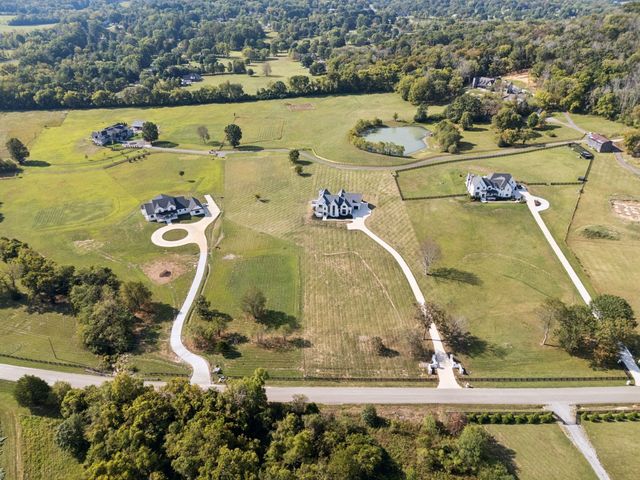 2245 Skinner Rd, Arrington, TN 37014