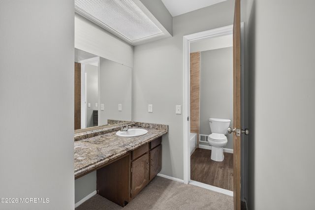 405 Bent Trail 1152, Toms River, NJ 08753