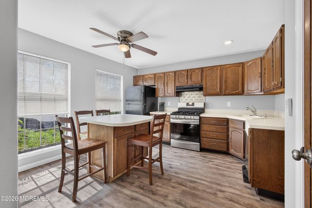 405 Bent Trail 1152, Toms River, NJ 08753