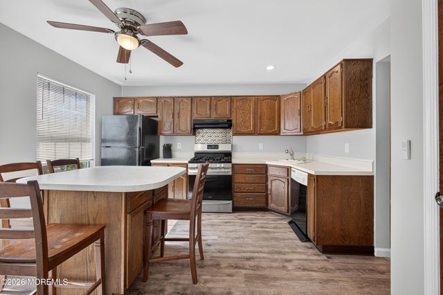 405 Bent Trail 1152, Toms River, NJ 08753