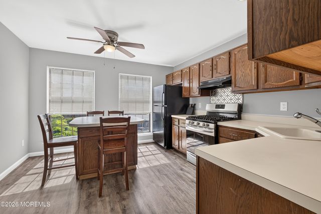 405 Bent Trail 1152, Toms River, NJ 08753
