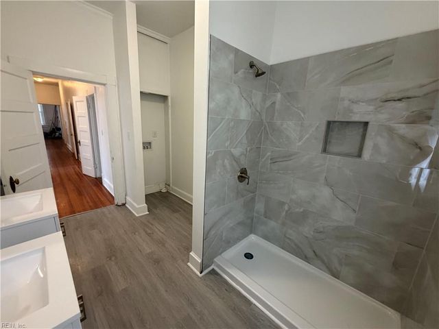 511 Hampton Pl Apt A, Portsmouth, VA 23704