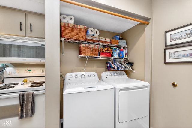 1136 Paradise Way N UNIT B, Greenwood, IN 46143