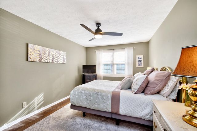 1136 Paradise Way N UNIT B, Greenwood, IN 46143