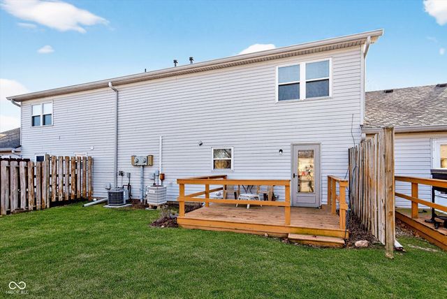 1136 Paradise Way N UNIT B, Greenwood, IN 46143