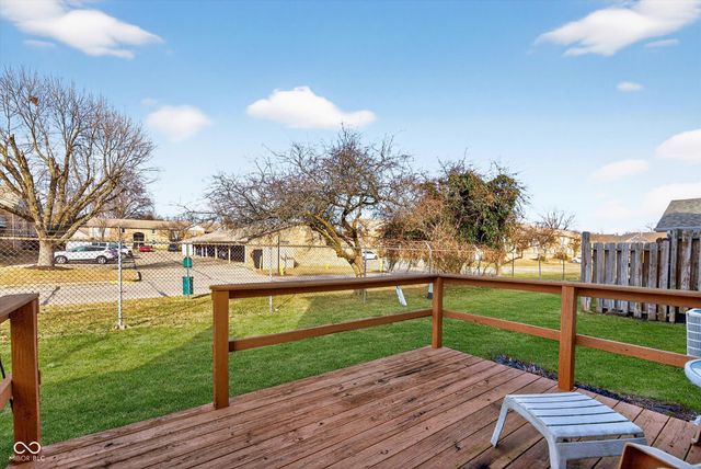 1136 Paradise Way N UNIT B, Greenwood, IN 46143