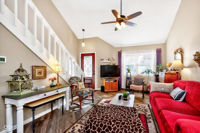 1136 Paradise Way N UNIT B, Greenwood, IN 46143