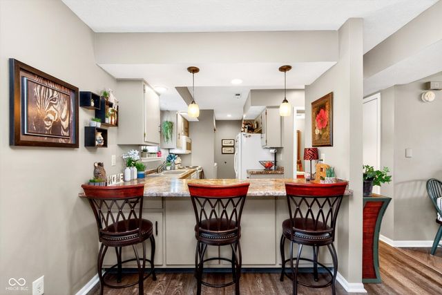 1136 Paradise Way N UNIT B, Greenwood, IN 46143