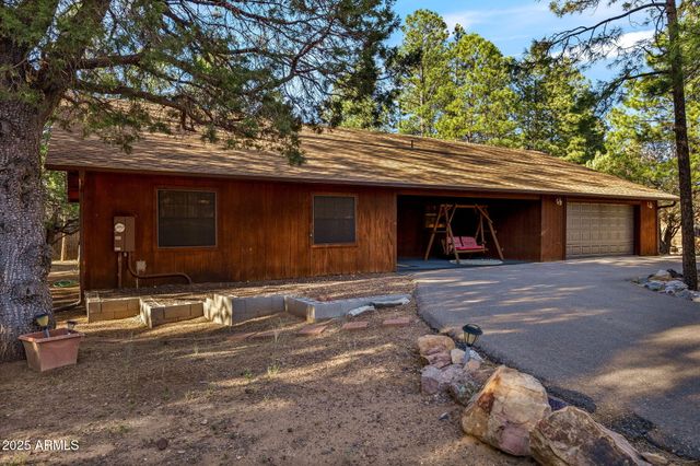 2202 FOREST PARK Drive, Overgaard, AZ 85933
