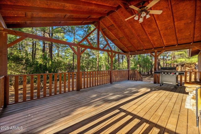 2202 FOREST PARK Drive, Overgaard, AZ 85933