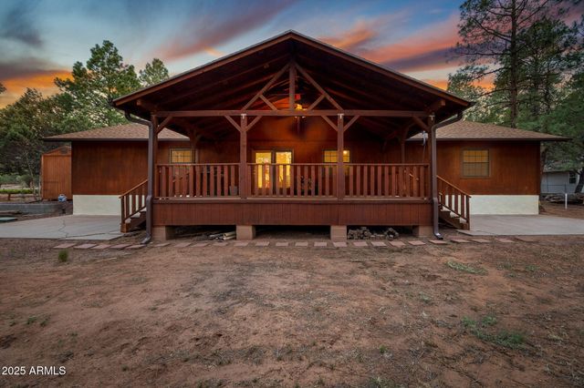 2202 FOREST PARK Drive, Overgaard, AZ 85933