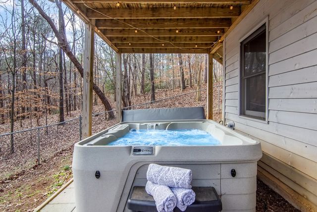 174 Seneca Way, Ellijay, GA 30540