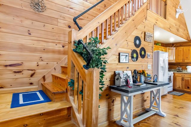 174 Seneca Way, Ellijay, GA 30540