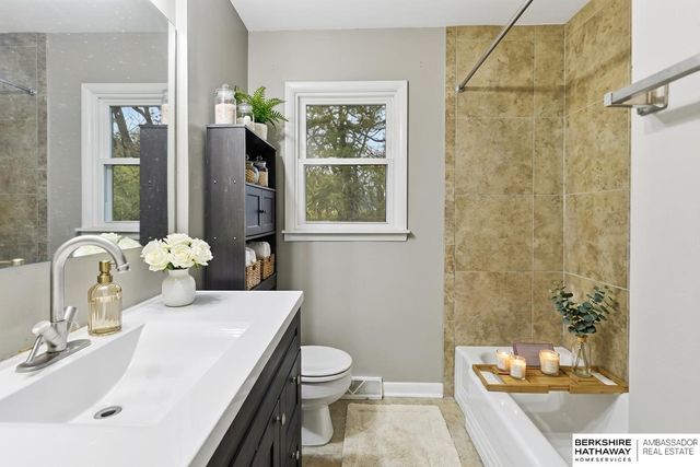 1428 Maenner Drive, Omaha, NE 68114