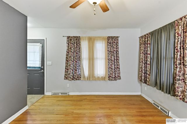 1428 Maenner Drive, Omaha, NE 68114