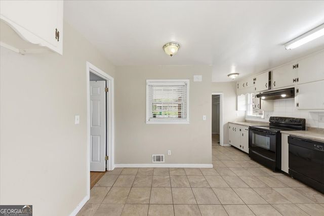 5179 Laurel Circle, Morrow, GA 30260