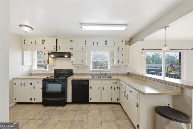 5179 Laurel Circle, Morrow, GA 30260