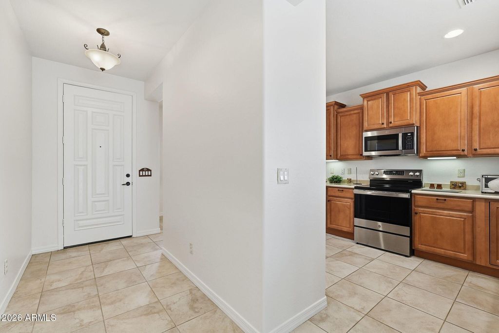 31993 N SKYLINE Drive, San Tan Valley, AZ 85143 — photo 5