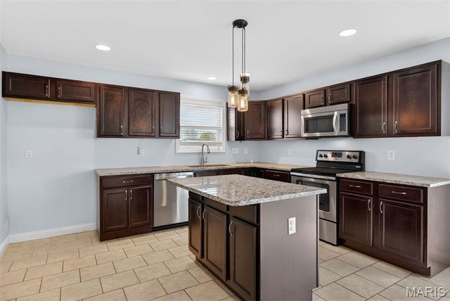 207 Rolling Rock Creek Drive, Wentzville, MO 63385