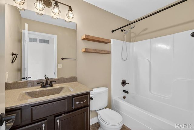 207 Rolling Rock Creek Drive, Wentzville, MO 63385