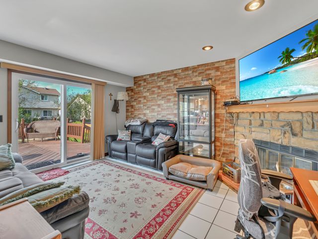 1112 Pheasant Trail, Carol Stream, IL 60188