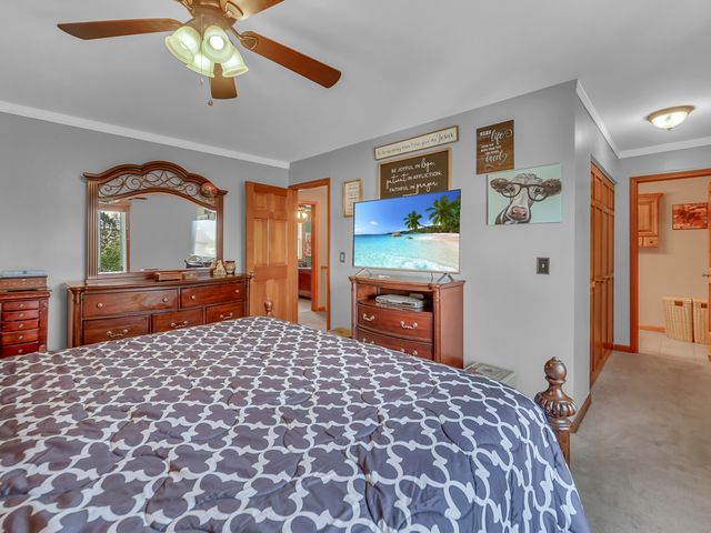 1112 Pheasant Trail, Carol Stream, IL 60188