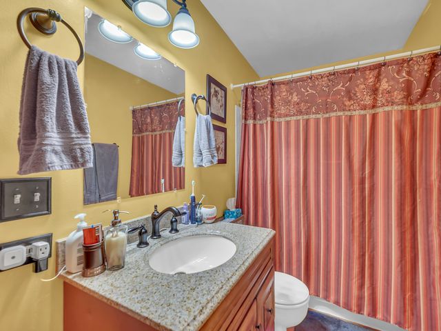 1112 Pheasant Trail, Carol Stream, IL 60188