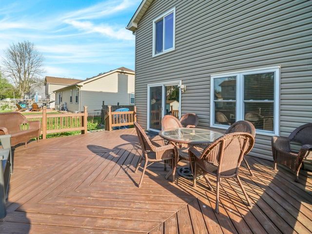 1112 Pheasant Trail, Carol Stream, IL 60188