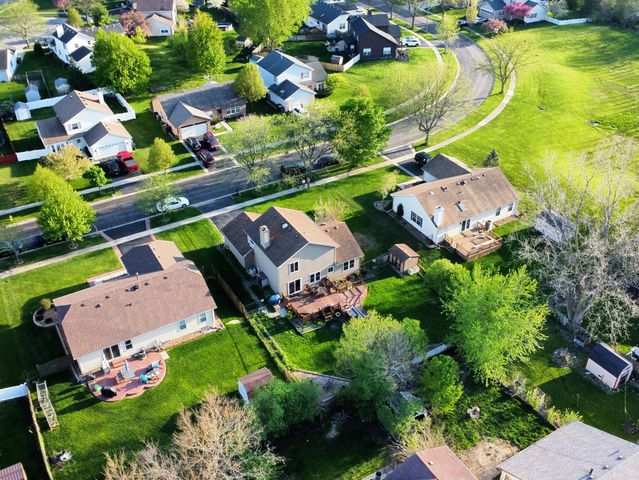 1112 Pheasant Trail, Carol Stream, IL 60188