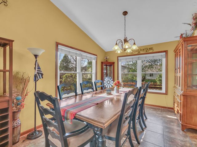 1112 Pheasant Trail, Carol Stream, IL 60188