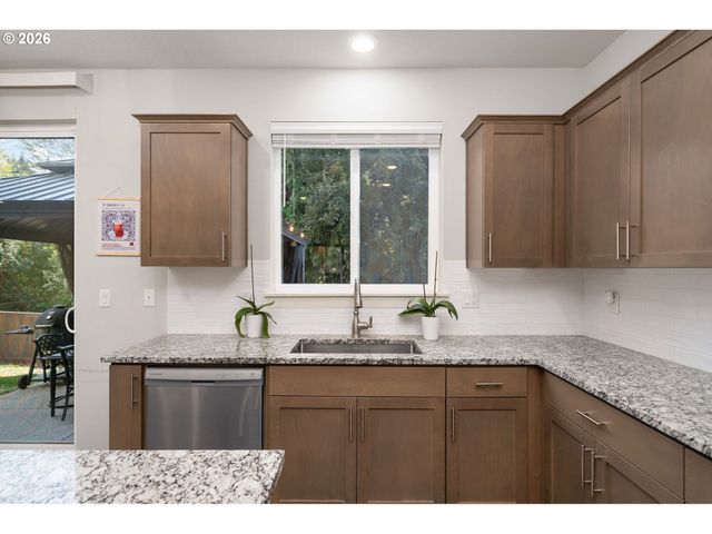 37594 KETA St, Sandy, OR 97055
