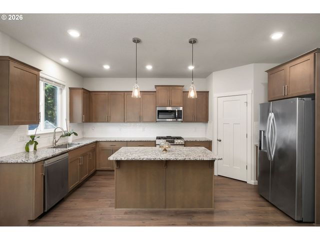 37594 KETA St, Sandy, OR 97055