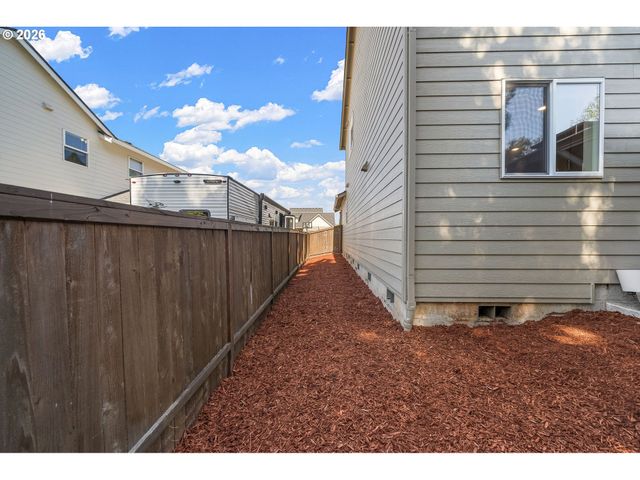 37594 KETA St, Sandy, OR 97055