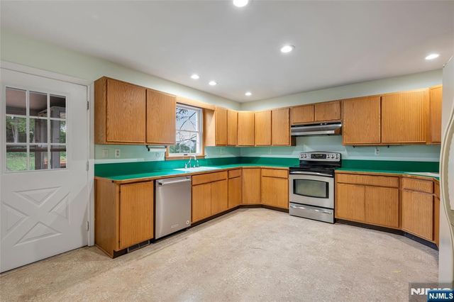 26 Fischer Avenue, Nutley, NJ 07110