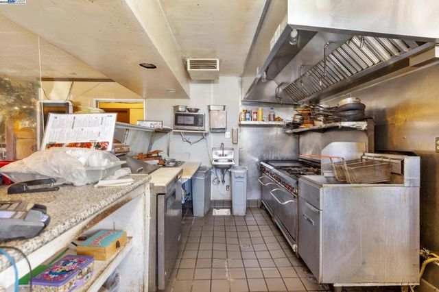 3829 Foothill Blvd, Oakland, CA 94601