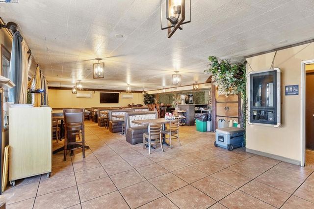 3829 Foothill Blvd, Oakland, CA 94601