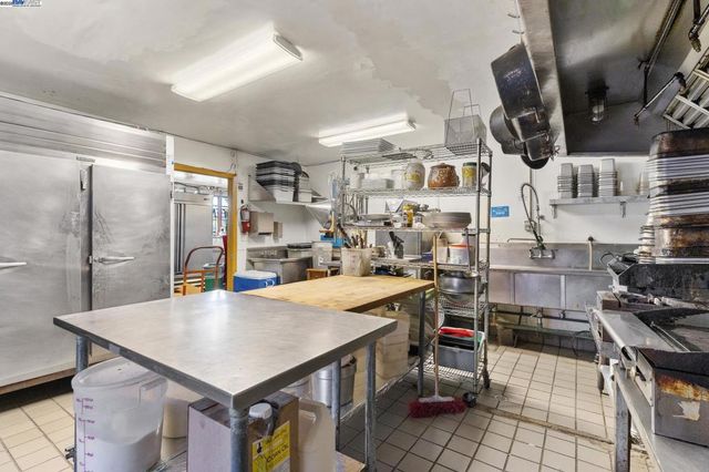 3829 Foothill Blvd, Oakland, CA 94601