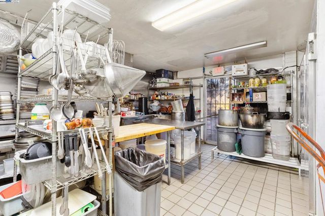 3829 Foothill Blvd, Oakland, CA 94601