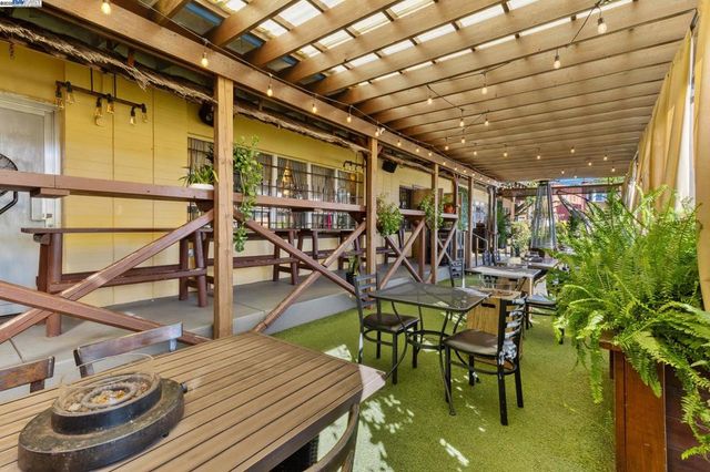 3829 Foothill Blvd, Oakland, CA 94601